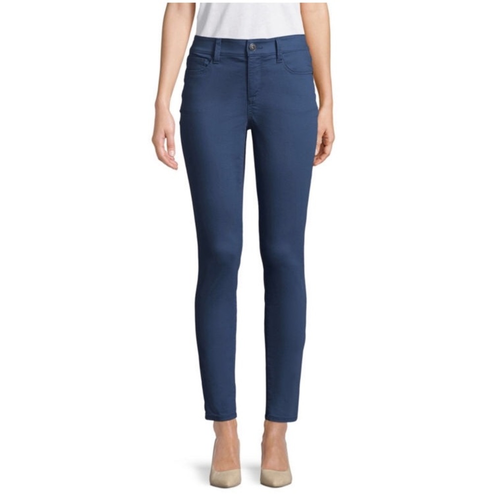 St. John’s Bay size 8 straight leg medium …